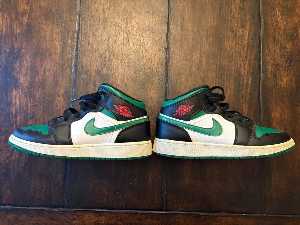 Jordan Air Jordan 1 Mid GS Green Toe 554725-067 Youth Size 5Y